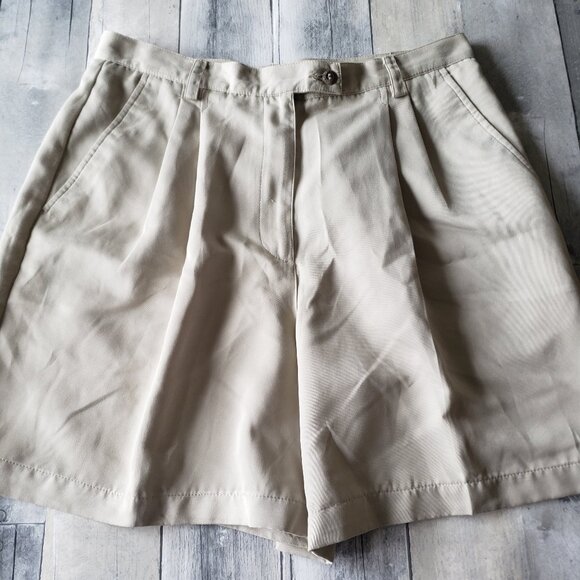 Liz Claiborne Pants - Vintage Liz Claiborne Tan Shorts - Size 14